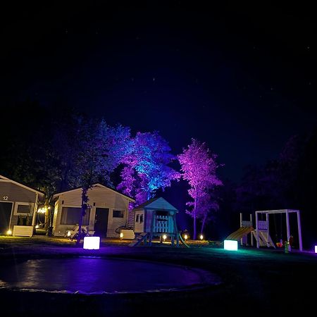 Lumi Resort Domki Letniskowe Z Podgrzewanym Basenem Rewal Exteriör bild