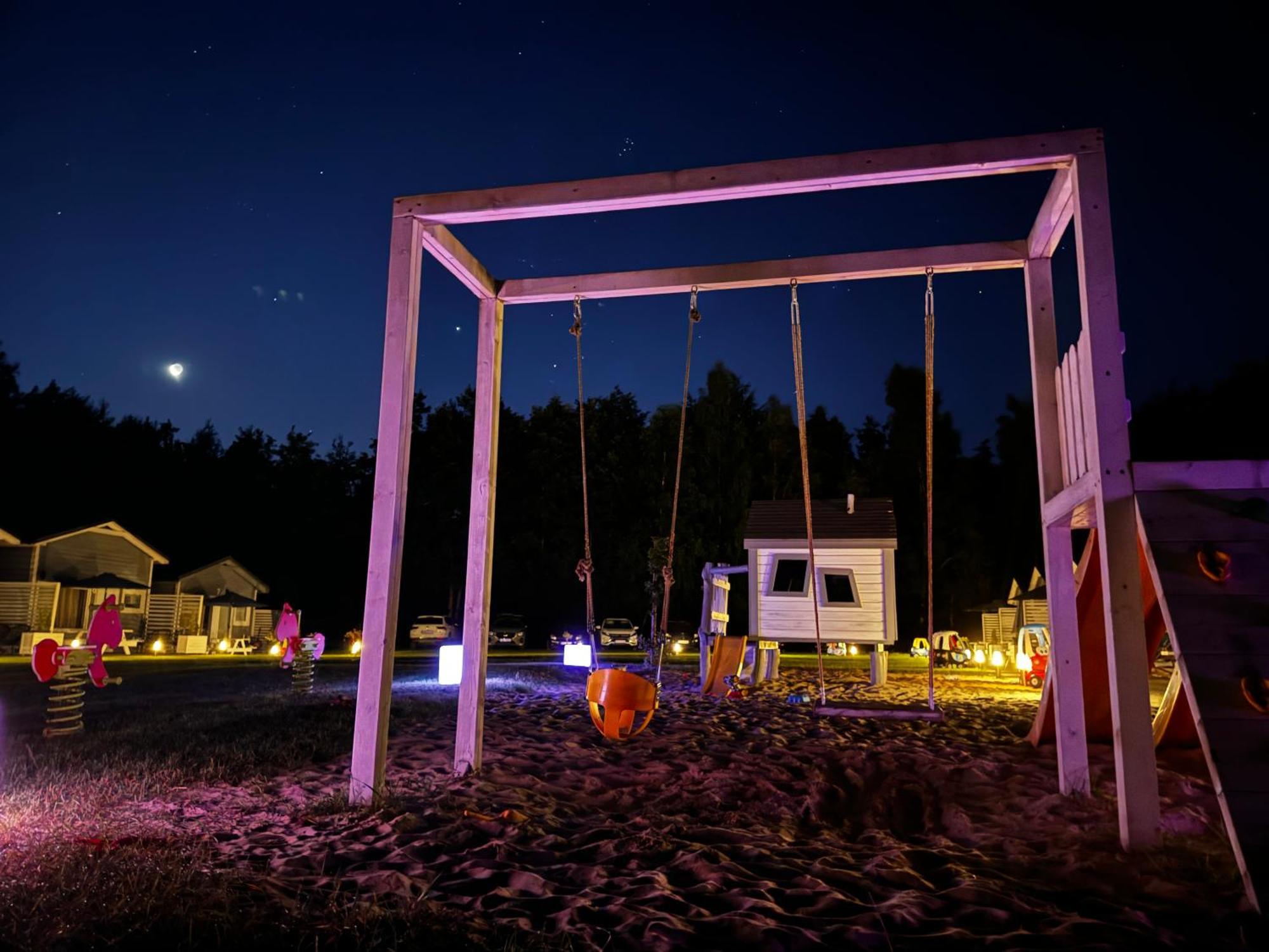 Lumi Resort Domki Letniskowe Z Podgrzewanym Basenem Rewal Exteriör bild
